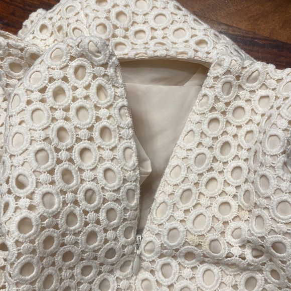 Banana Republic Cream Lace Eyelet Short - Picture 6 of 8